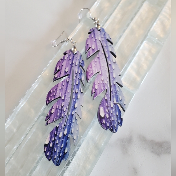 Rain Drop Feather Earrings - Picture 1 of 6